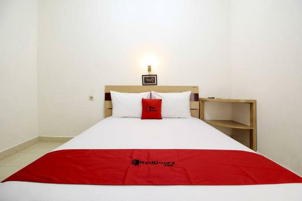 เรดดอร์ซ แอท จาลันเมนเตรี ซูเปโน Hotel ยอกยาการ์ตา ภายนอก รูปภาพ